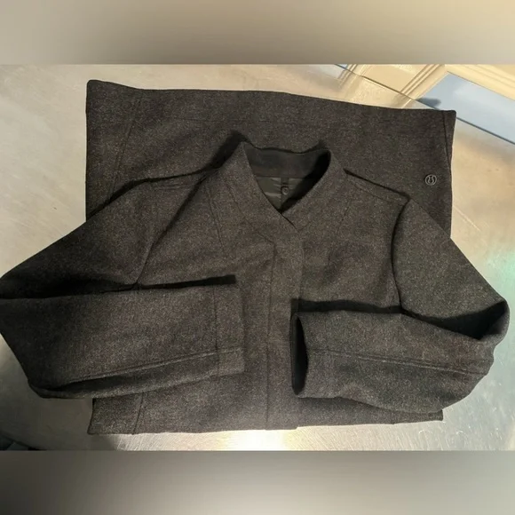 Lululemon RARE All Days Softshell US10 - Picture 15 of 16